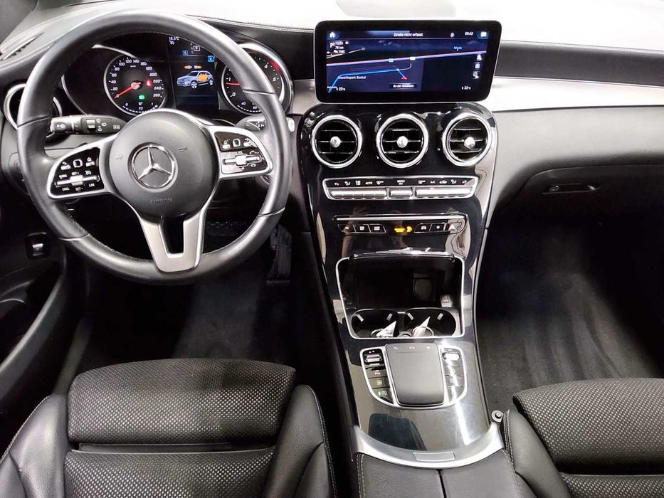 Mercedes-Benz GLC 200 d 4Matic Pret: 34.500 EUR CU TVA INCLUS