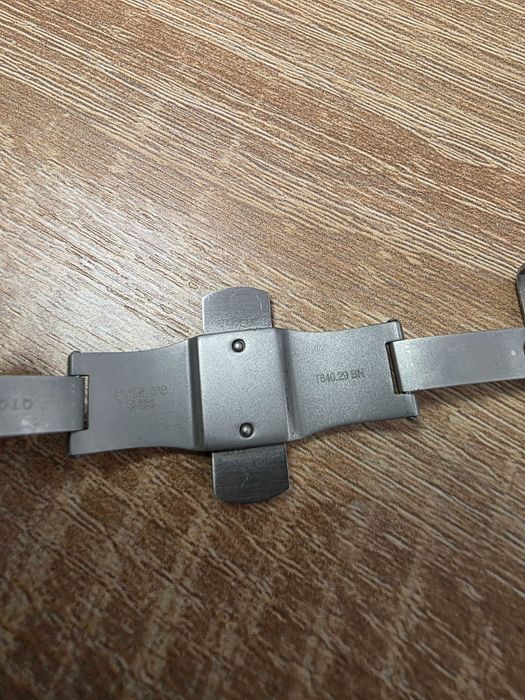 Часовник TISSOT SKELETON  T070405A