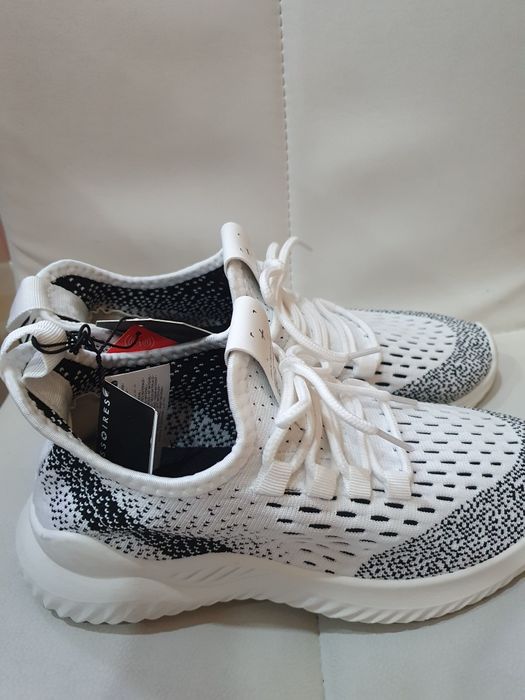 Маратонки/Обувки нови 38н.