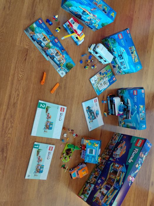 Lego каравани, LEGO Friends, Мобилен дом 41735, LEGO City Пингвинскибус 60384, LEGO City Кемпер за ваканция 60283, LEGO City Камион за сладолед 60253