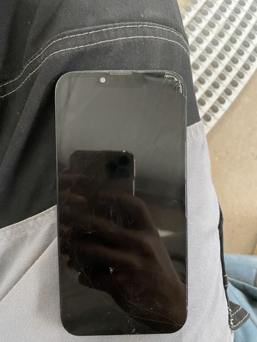 iPhone 13 с коробкой