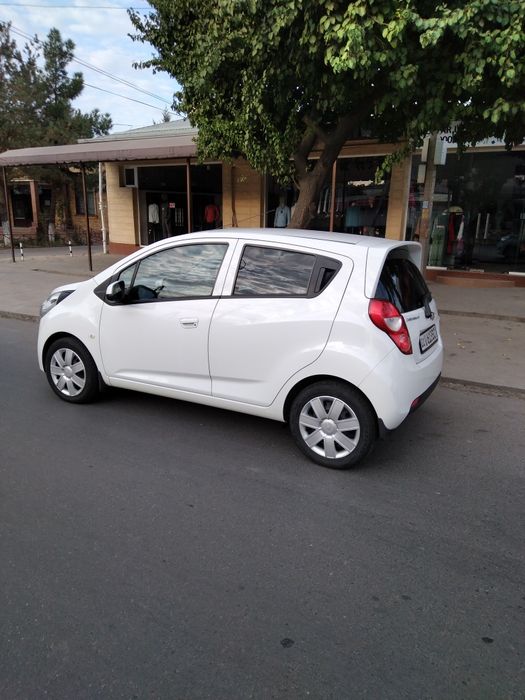 Шевролет спарк сотилади