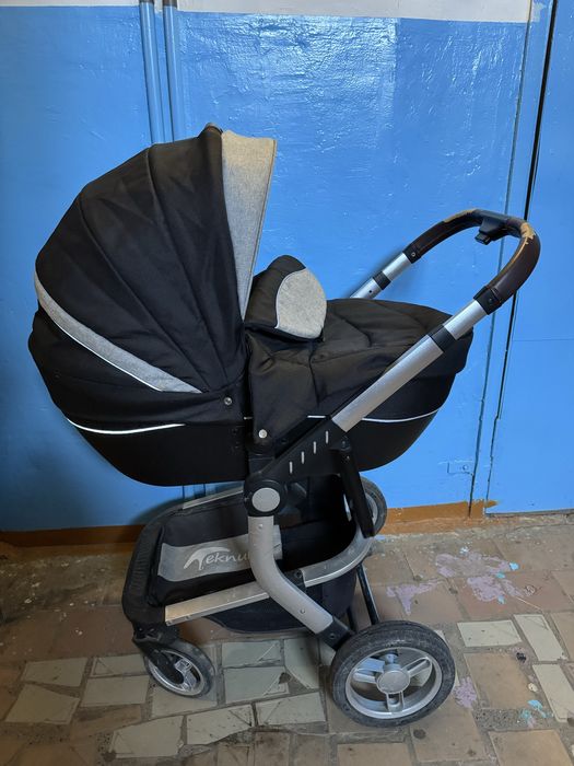 Продам коляску, удобная,теплая, практичная!