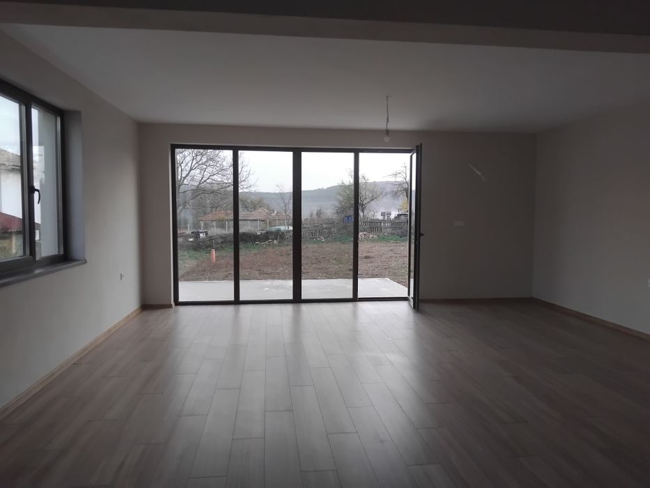 Новопостроена къща в с. Генерал Кантарджиево с Акт 16