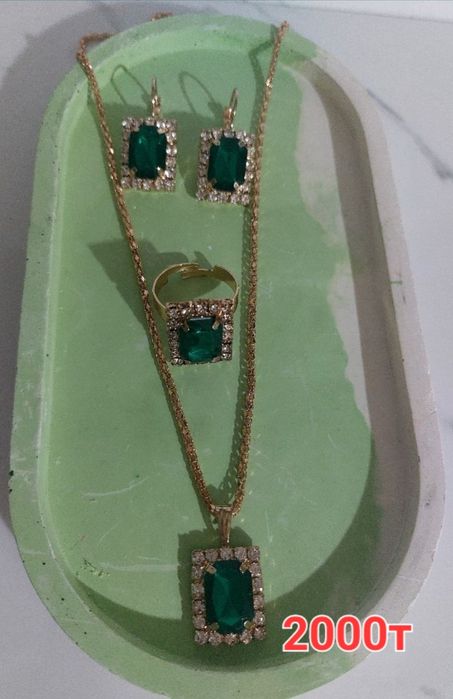 комплект ювелирных украшений
