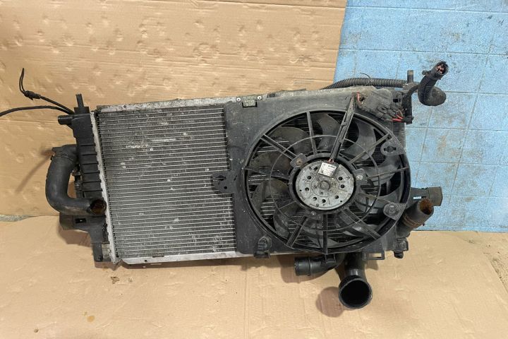 Electro ventilator racire motor Opel Astra H