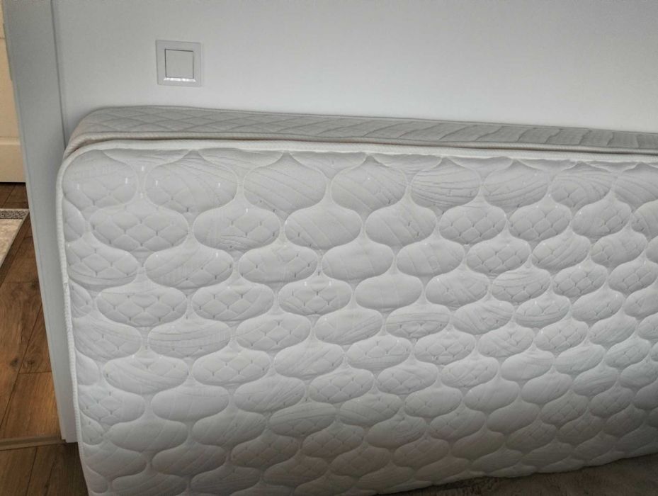 Pat 90x200 de vânzare,cu saltea premium