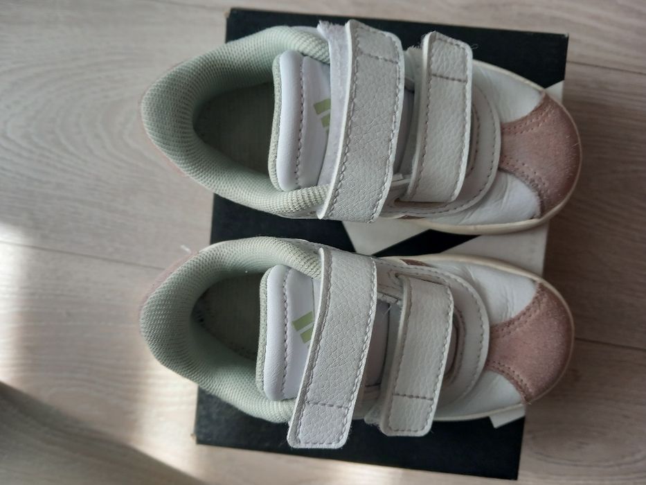 Sneakers adidas fetite 23