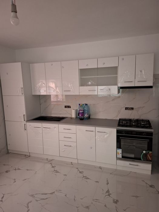 Tamplar cu experienta, ofer montaj mobilier si servicii de tamplarie