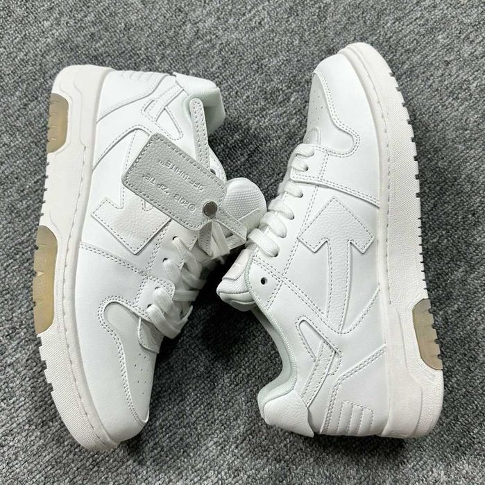 #DOAR 379,99# OFF-White Out Of Office Triple White Editie Limitata