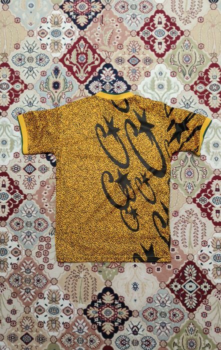 Продам вещи джинсы и 2 футболки