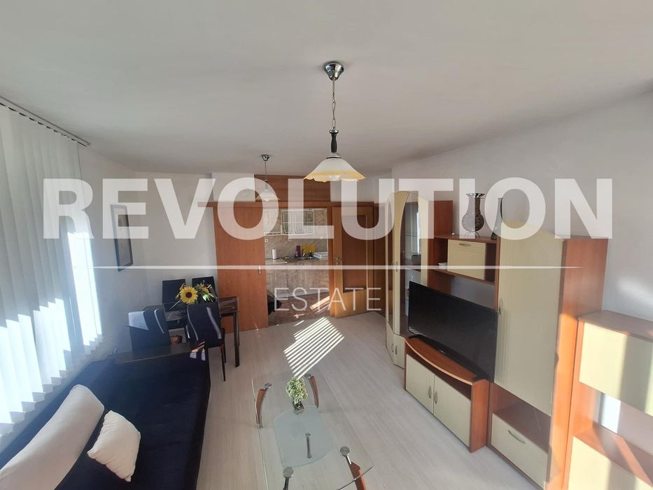 Дава се под наем Тристаен апартамент в Пловдив, Младежки Хълм - 130 кв.м за 600 € - Снимка #2