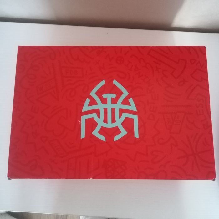 38 номер Адидас маратонки нови