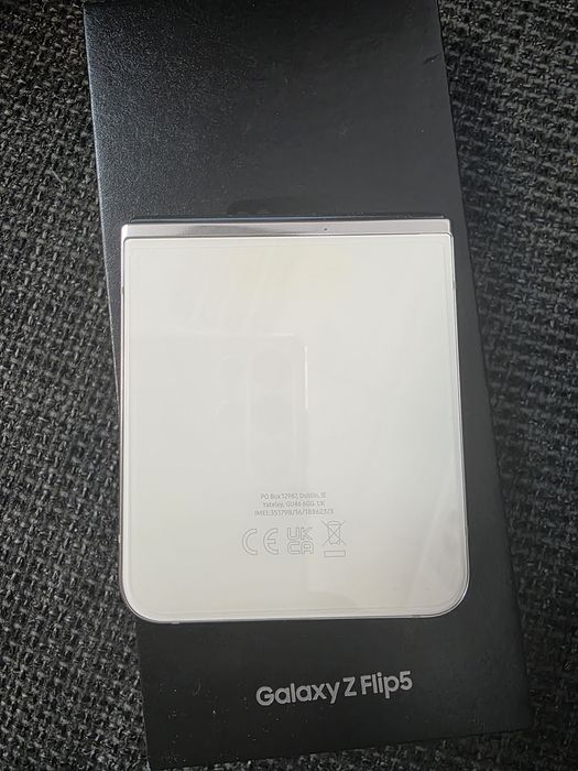 Телефон SAMSUNG Galaxy Z Flip 5