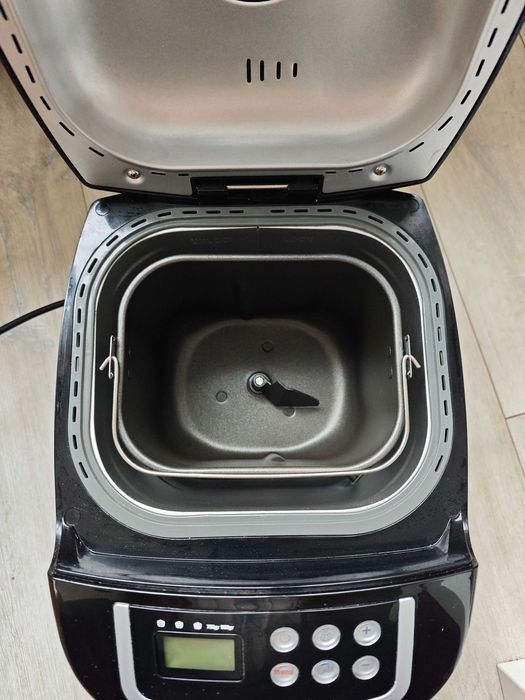 Продавам хлебопекарна Moulinex