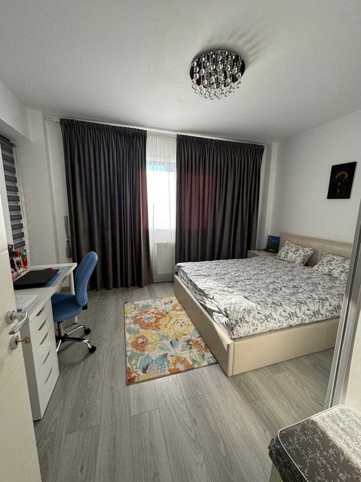 Vand apartament 3 camere