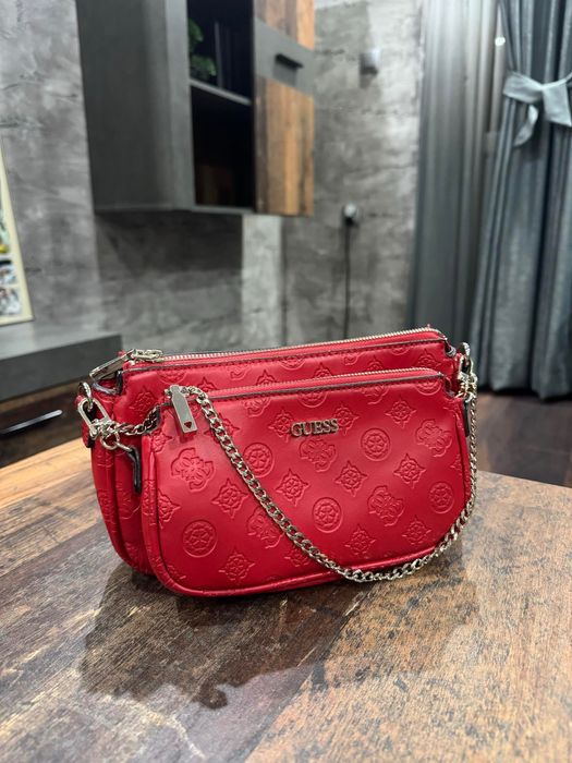 Дамска чанта Guess