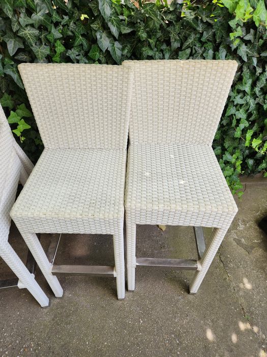 Scaun alb ratan piscina bar cafenea restaurant terasa lounge gradina