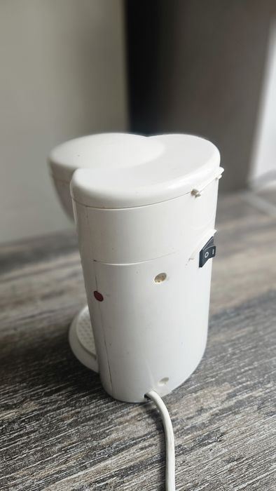 Кофеварка капельная Unit