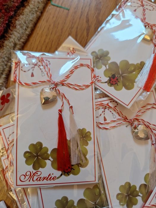 Lot 42 mărțișoare inimă