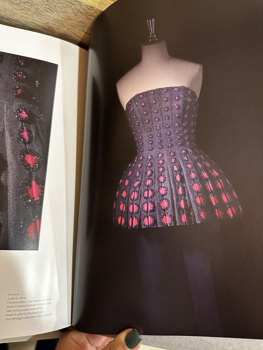 Книга home & lifestyle Christian Dior: Designer of Dreams, English