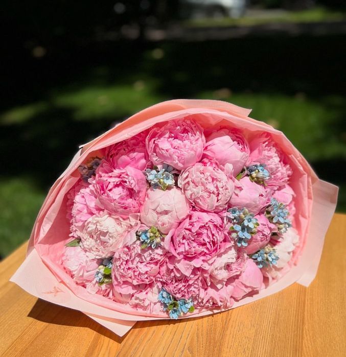 Пионы Розы гортензии Хризантемы цветы букеты