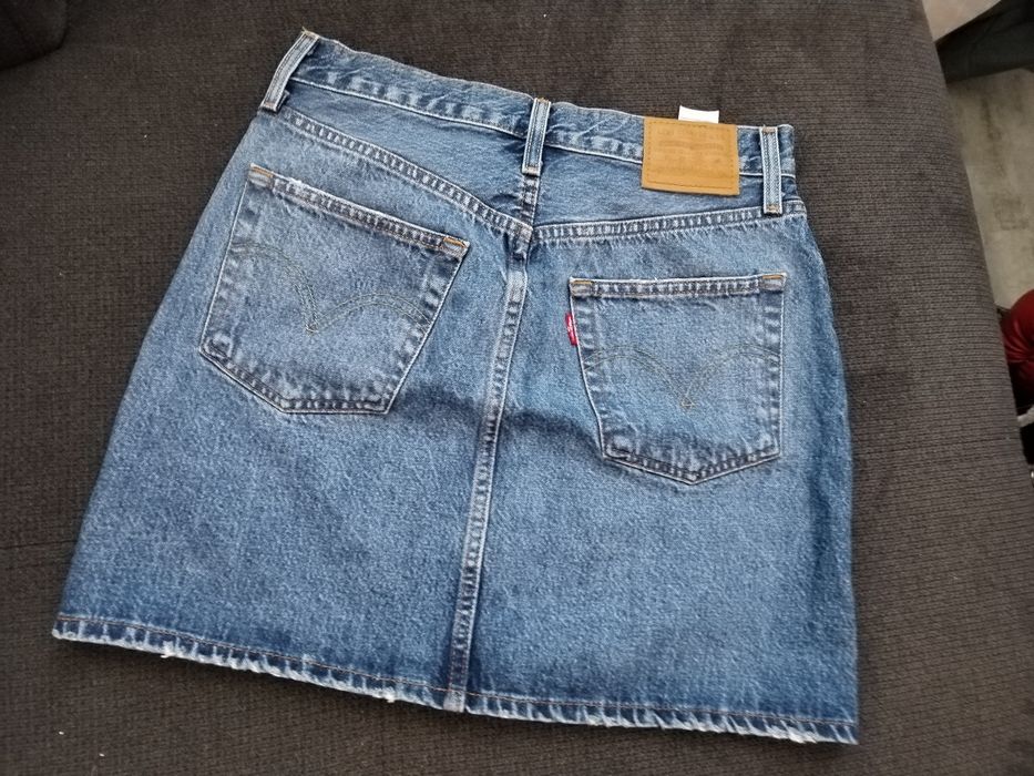 Нова дънкова пола Levi's, Diesel