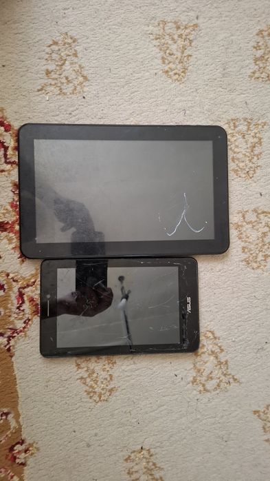 Продам телефоны два планшета