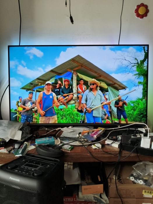 Tv SMART 82 cm TELEFUNKEN la cutie nu l am folosit