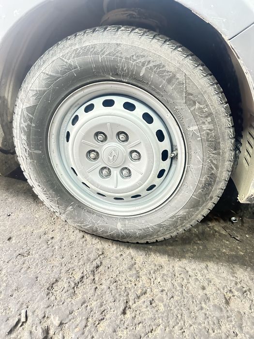 Продам титан диски шинами