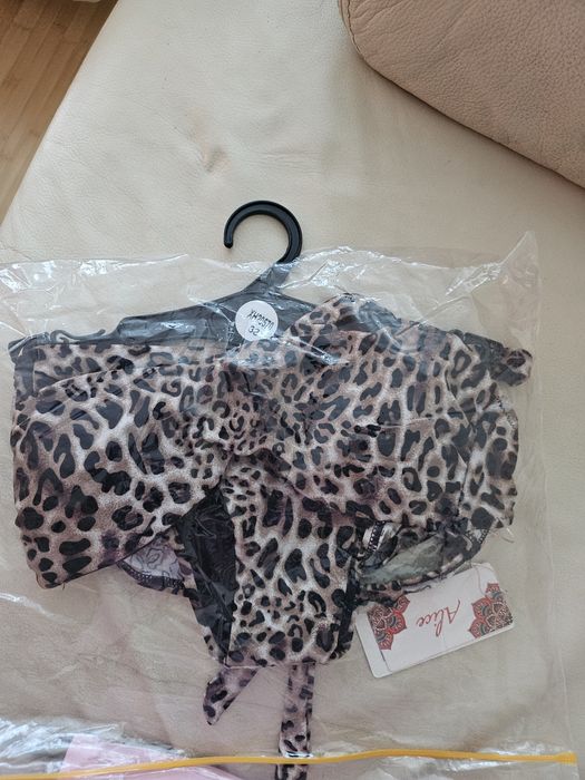 Нови бански 2 части - размер 38;