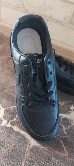 Продам кеды air черные