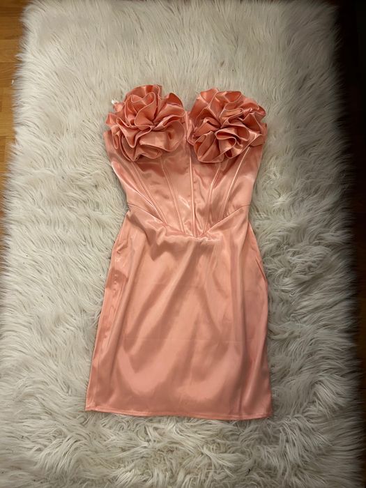 Чанти и роклички