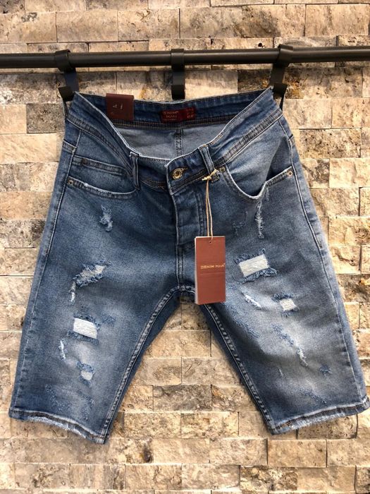 Vând blugi diferite culori