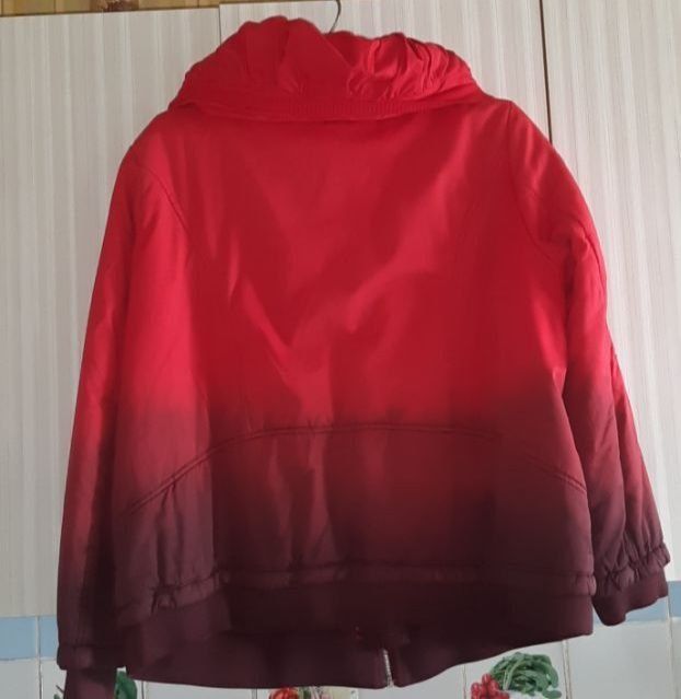 Куртка б/у,в хорошем состоянии.Размер на 50-54
Цена 150000
Размер на 5
