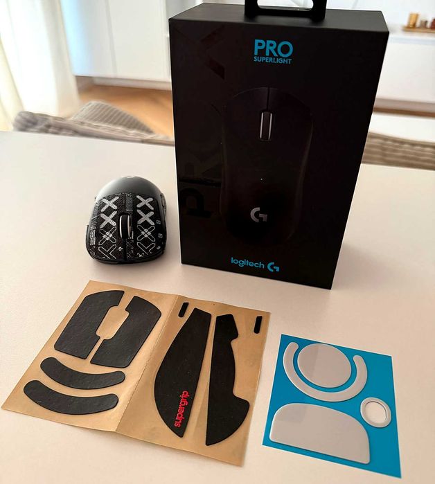 Logitech G Pro X Superlight Wireless + Gripuri + Skates