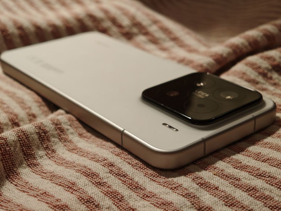 Xiaomi 15 (512Gb) Set + Multe Accesorii (7 huse + 7 folii de protecție)
