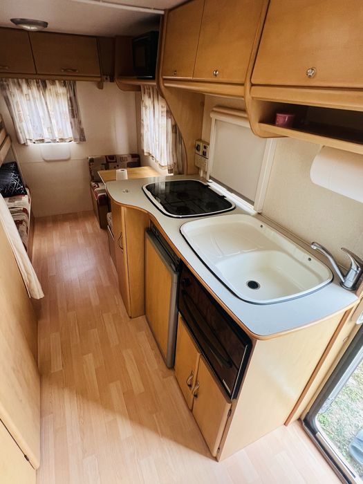 Rulota Bailey Discovery 400  Motor  Mover  5 persoane,  pat suprapus