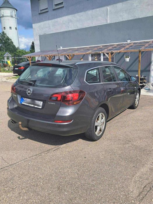 Vând Opel Astra J !