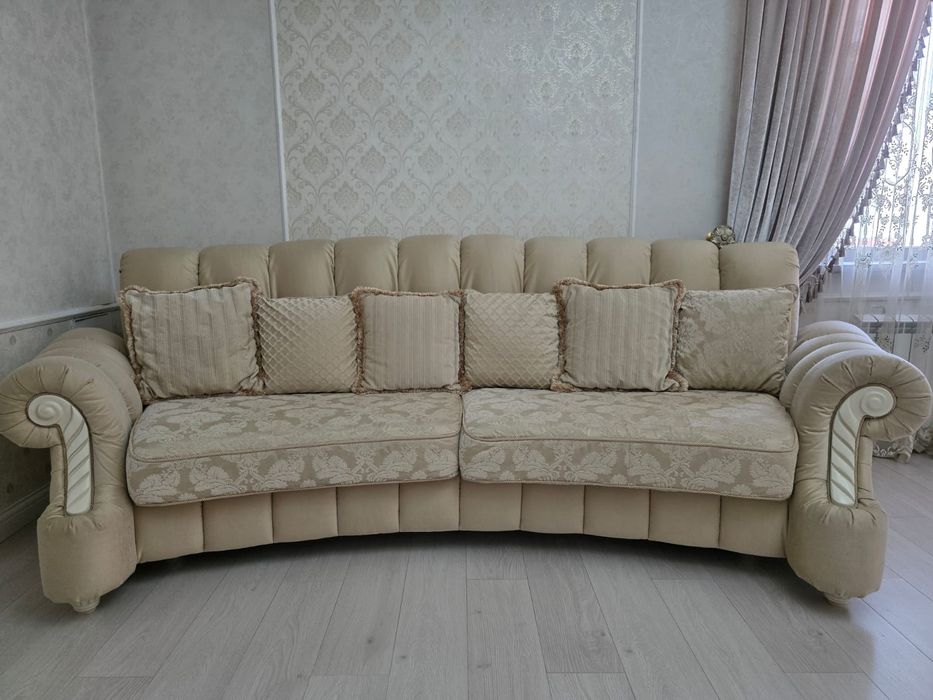 Продам диван почти новый