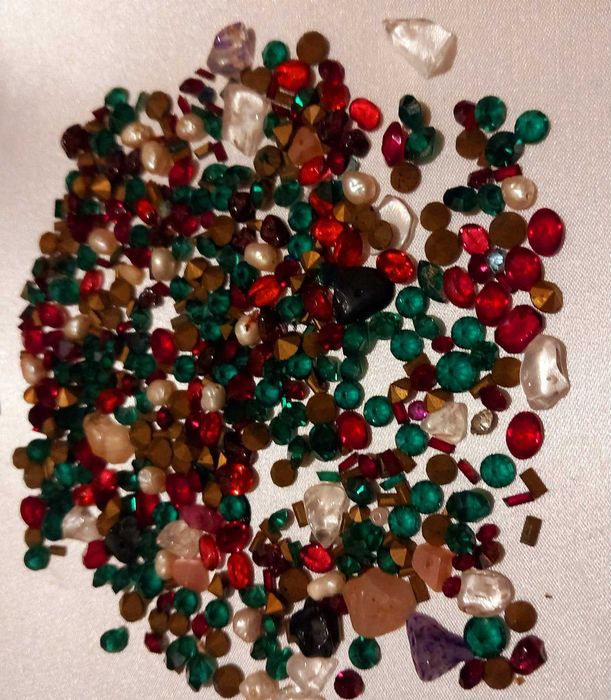 Синтетични камъни за бижута - рубин, смарагд/изумруд