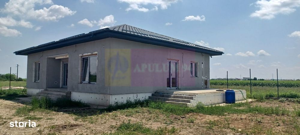 Casă nouă parter, 4 camere, curte 400mp, Săbăreni