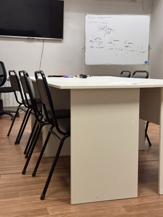 Продам столы и стулья офисные