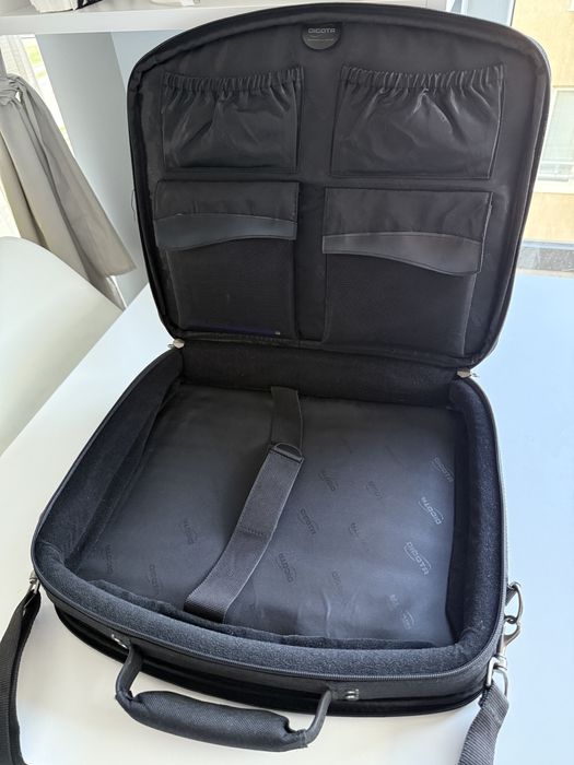 чанта за лаптоп Dicota - 15.6