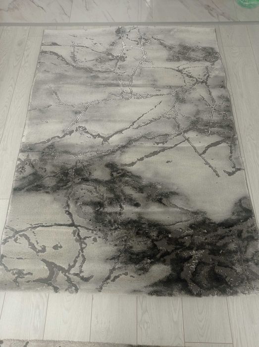 Чисто нов килим Новел