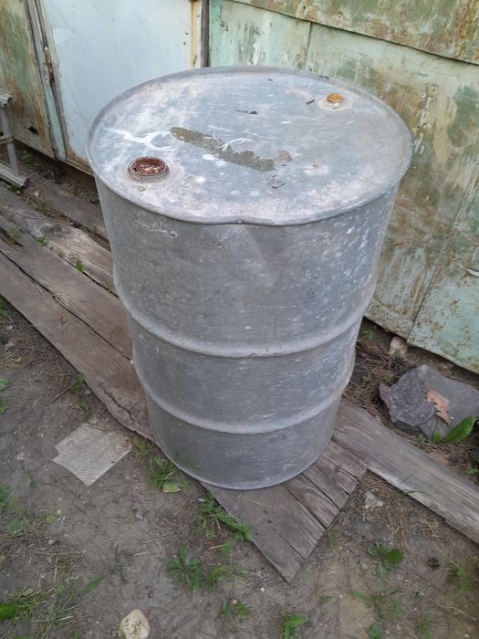 Продам бочки металлические 200л бу