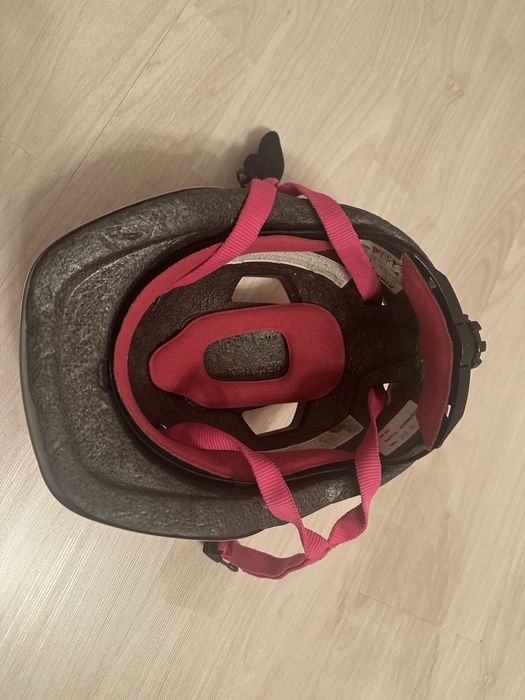 Casca roz fetite - pentru role sau bicicleta