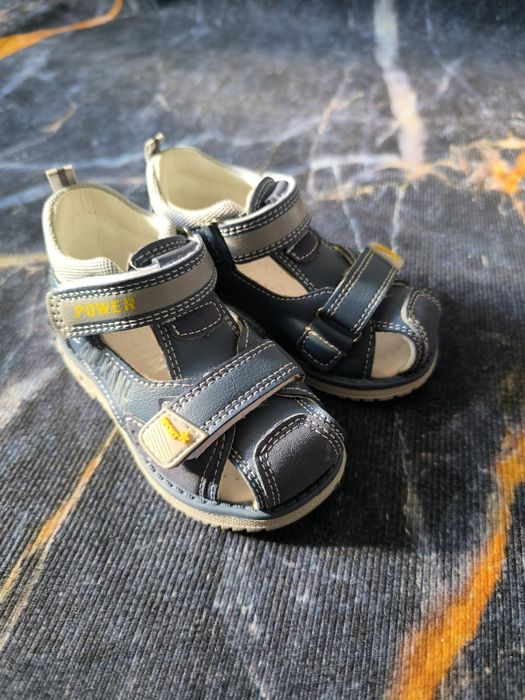 Продам новые сандалии 22 размера