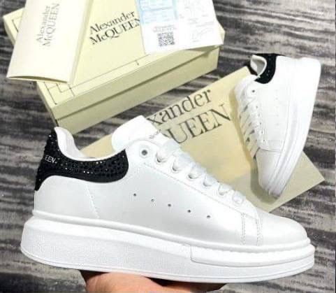 Adidasi dama Mcqueen