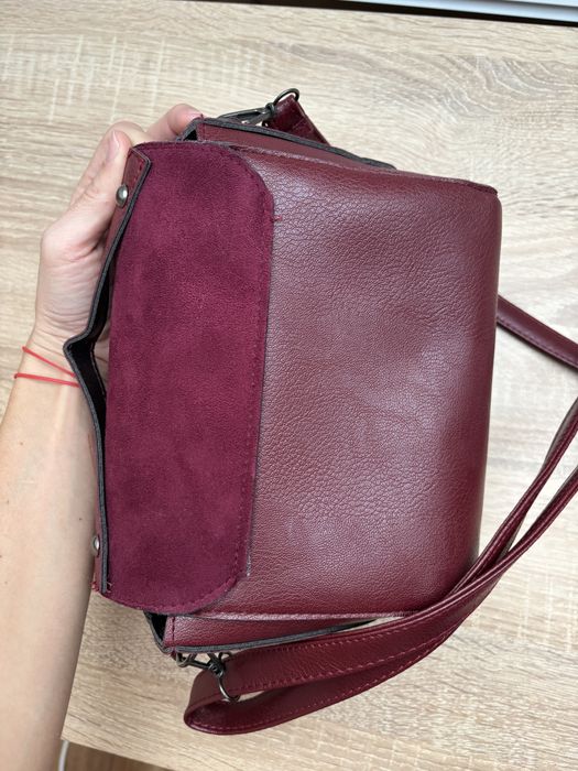 Тъмночервена дамска чанта